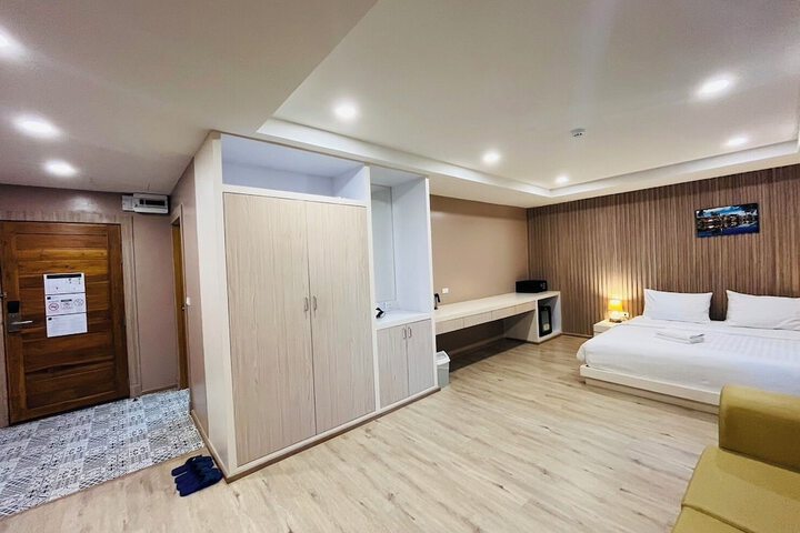 Room 32 of 164