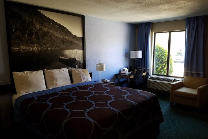 1 King Bed (8 of 26)
