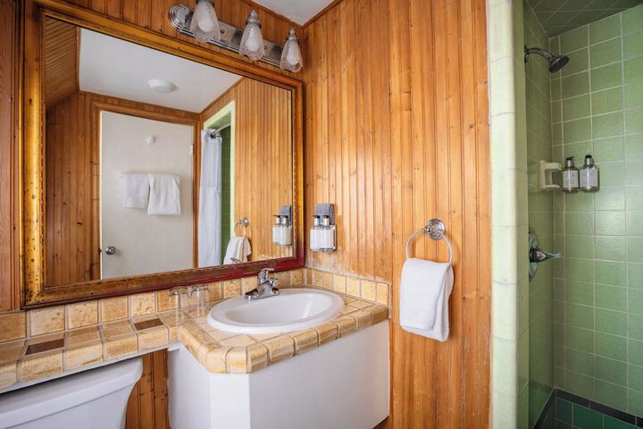 Room 18 of 65