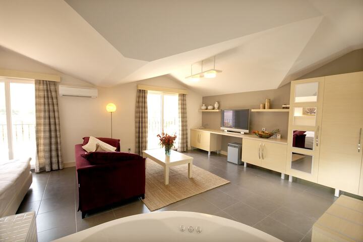 Room 22 of 63