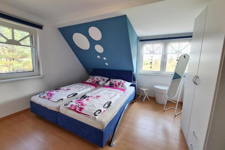 Room 4 of 15