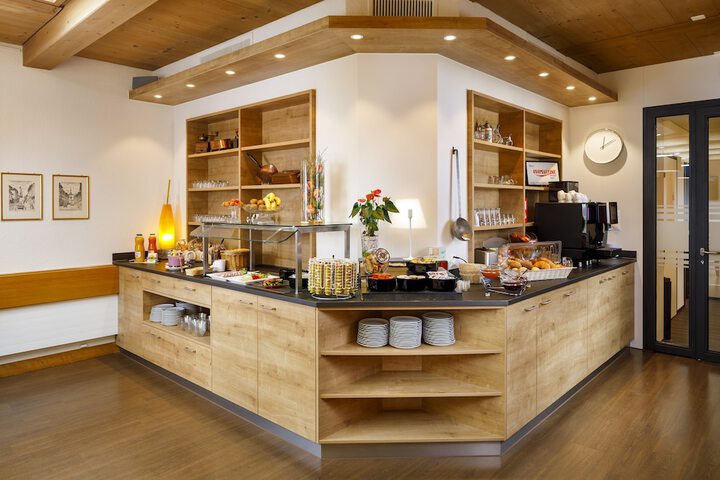 Breakfast/Coffee Service 30 of 41