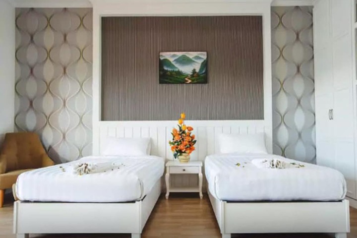 Room 4 of 19