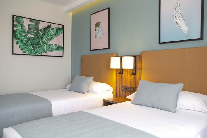 Room 30 of 202