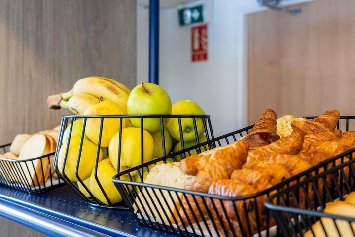 Breakfast/Coffee Service 18 of 30