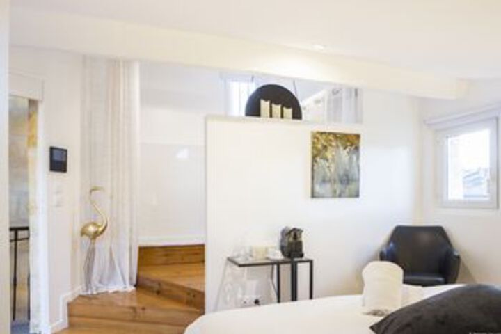 Room 9 of 24