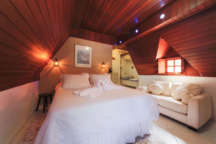 Room 5 of 74
