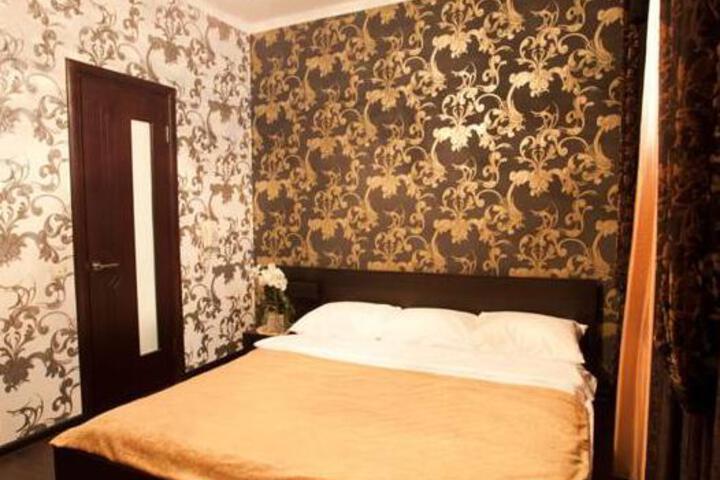 Room 2 of 5