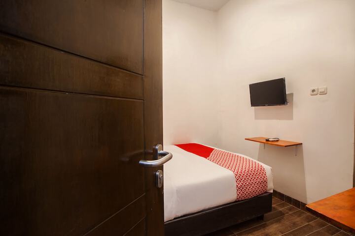 Room 17 of 23