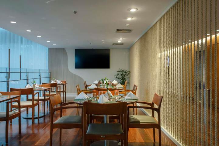 Dining 76 of 130