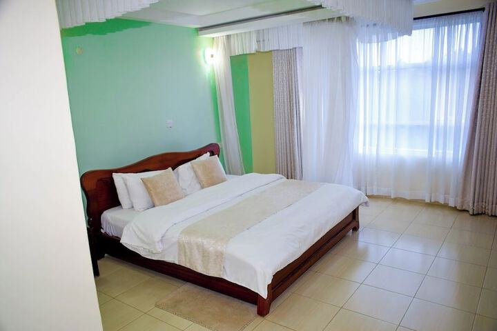 Room 2 of 25