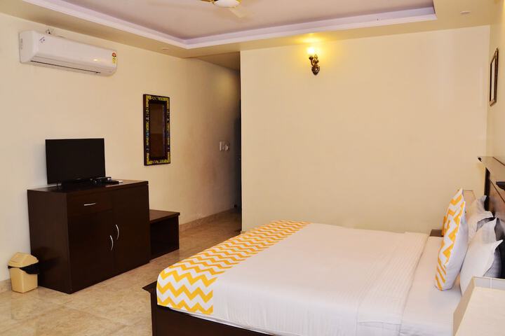 Room 7 of 60