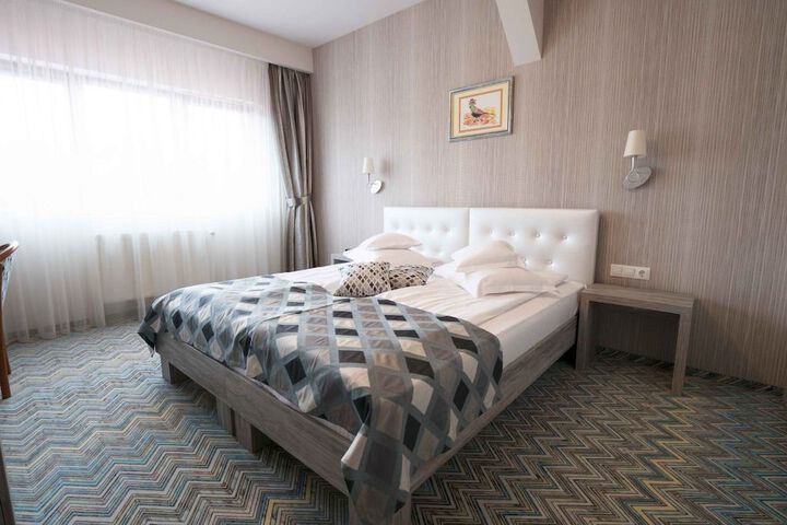 Room 4 of 41