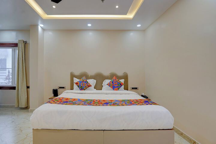 Room 28 of 43