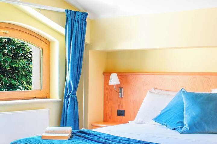Room 2 of 13