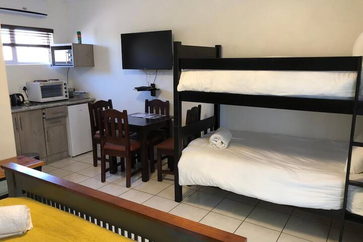 Room 2 of 61