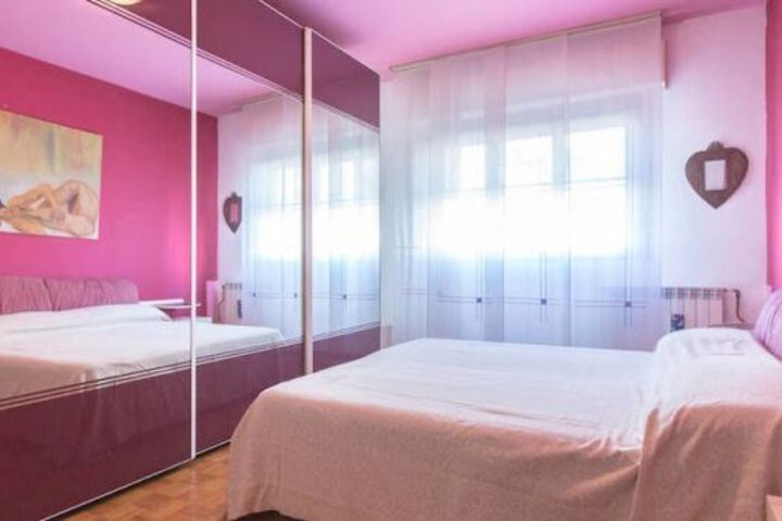 Room 5 of 13