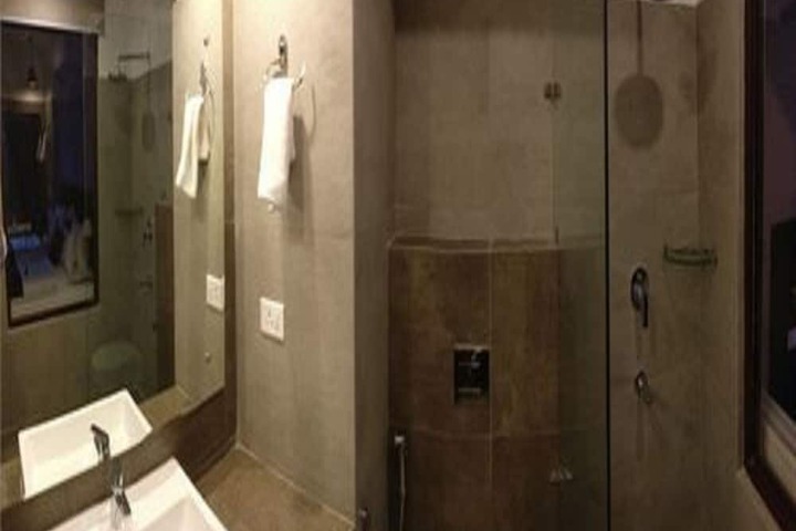 Room 8 of 25