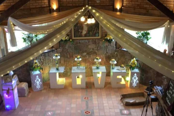 Ballroom/Hall 52 of 79