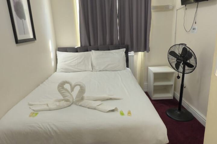 Room 19 of 32