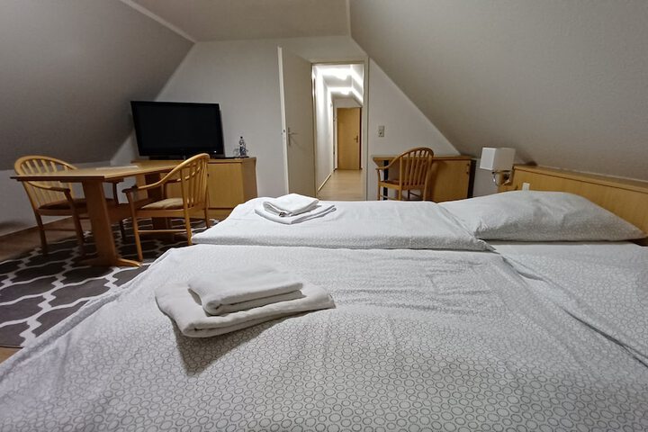 Room 4 of 23