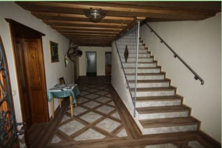 Room 13 of 22