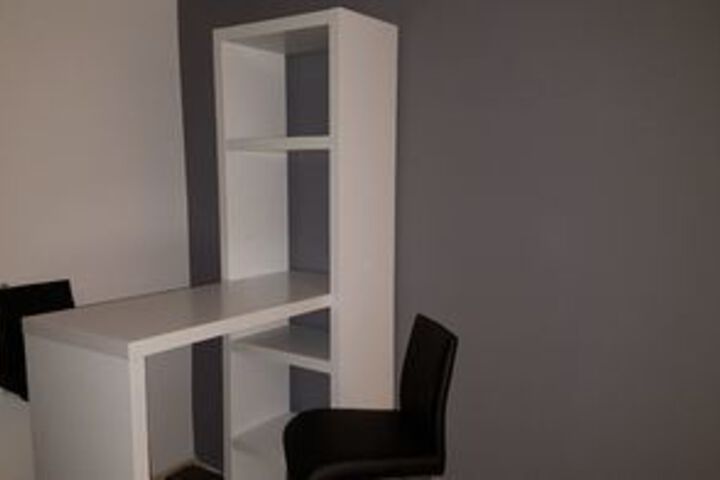 Room 27 of 46