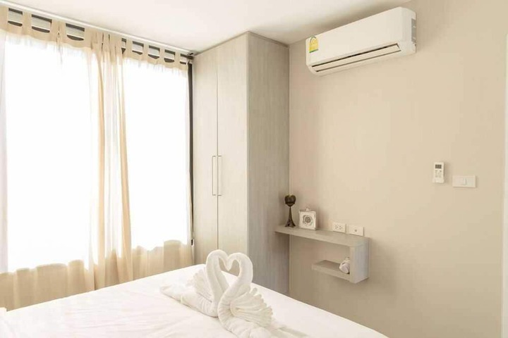 Room 4 of 14