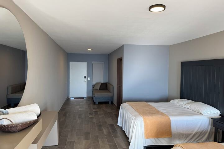 Room 5 of 17