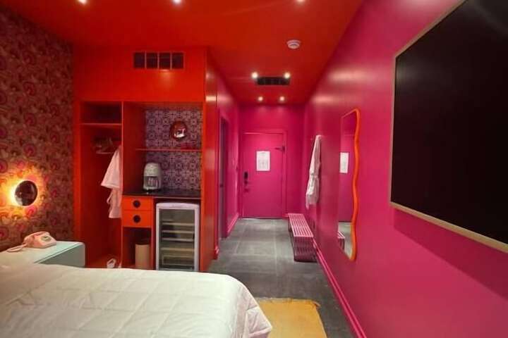 Room 4 of 13