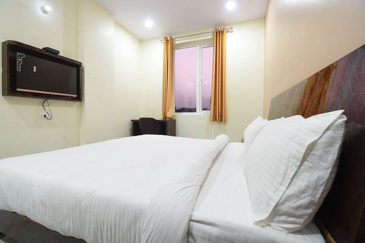 Room 5 of 6