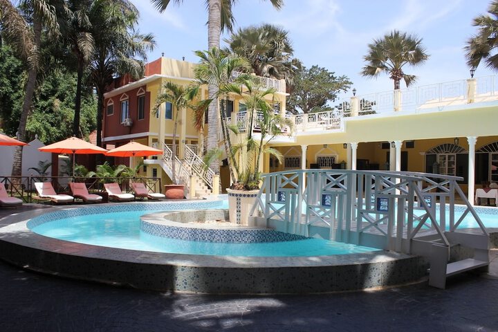 Pool 20 of 33