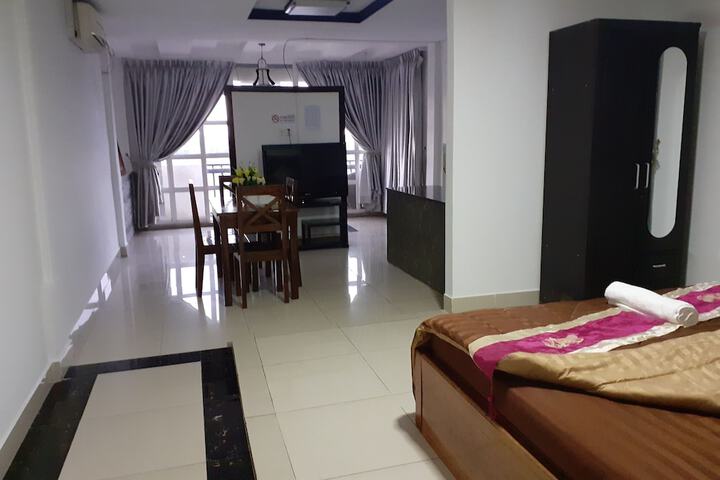 Room 28 of 48