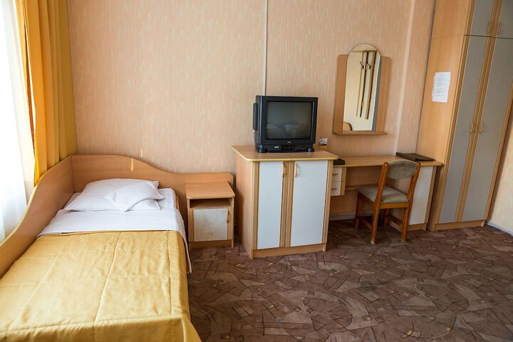 Room 13 of 48
