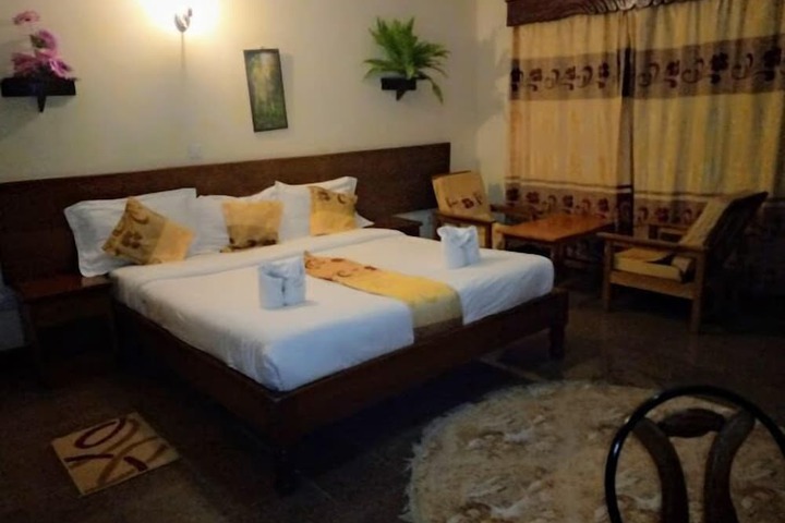 Room 3 of 40
