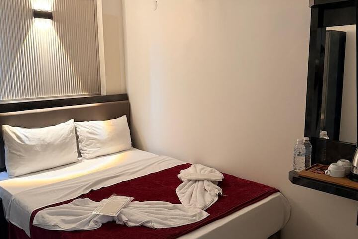 Room 25 of 60