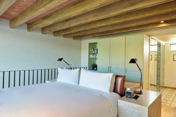 Room 15 of 283