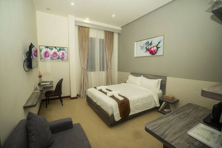 Room 11 of 36