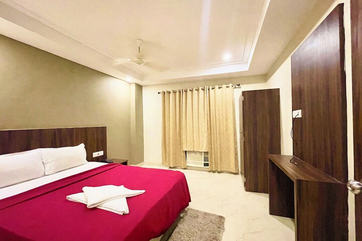 Room 21 of 76