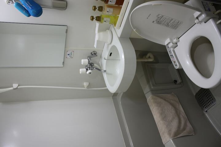 Room 10 of 26