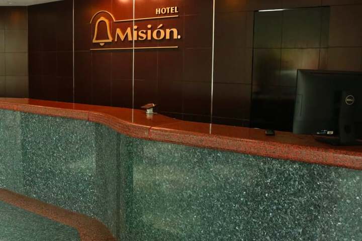 Check-in/check-out kiosk