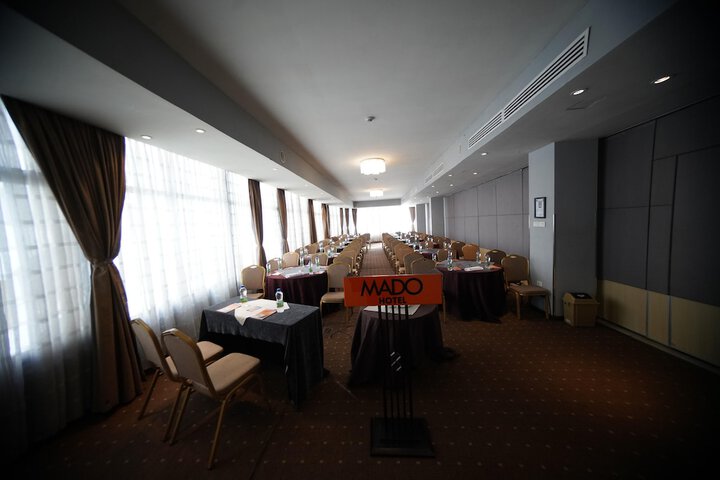 Ballroom/Hall 148 of 163
