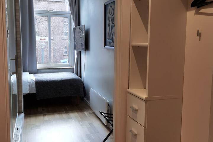 Room 19 of 38