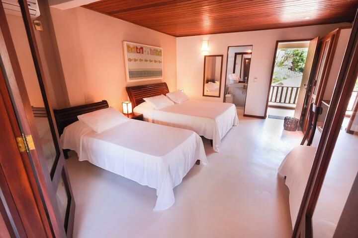 Room 13 of 79