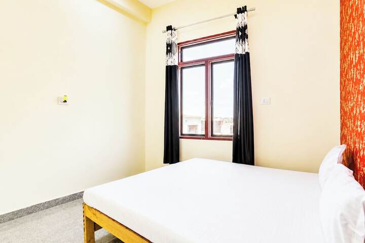 Room 5 of 9