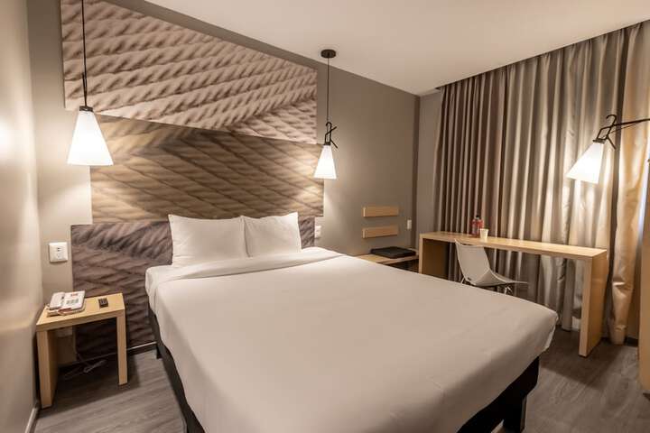 Room 5 of 38