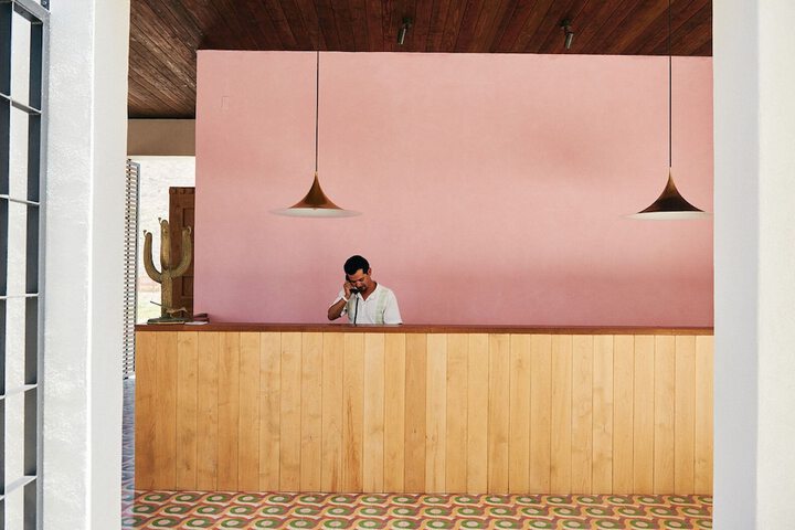 Lobby lounge