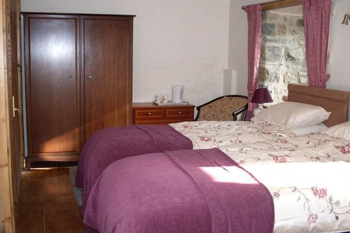 Room 3 of 30