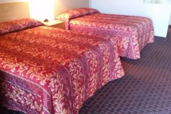 Room 6 of 13
