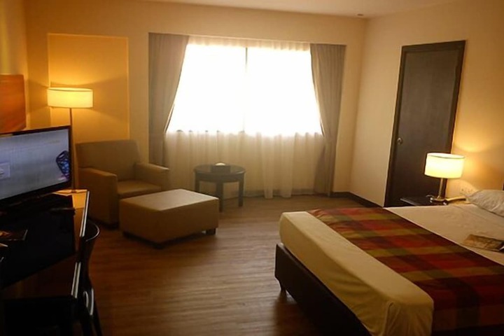 Room 3 of 25